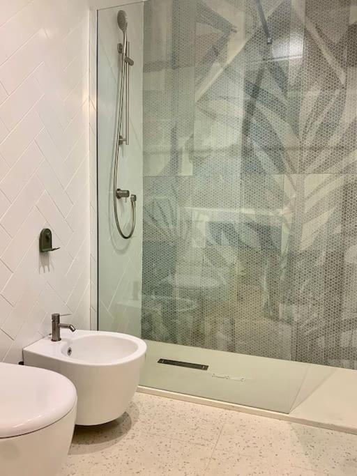 Lovely Studio Flat In Bocconi Milan Exterior photo