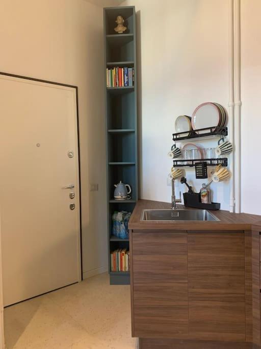 Lovely Studio Flat In Bocconi Milan Exterior photo