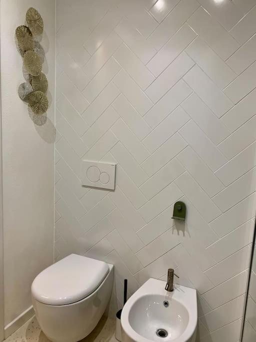 Lovely Studio Flat In Bocconi Milan Exterior photo